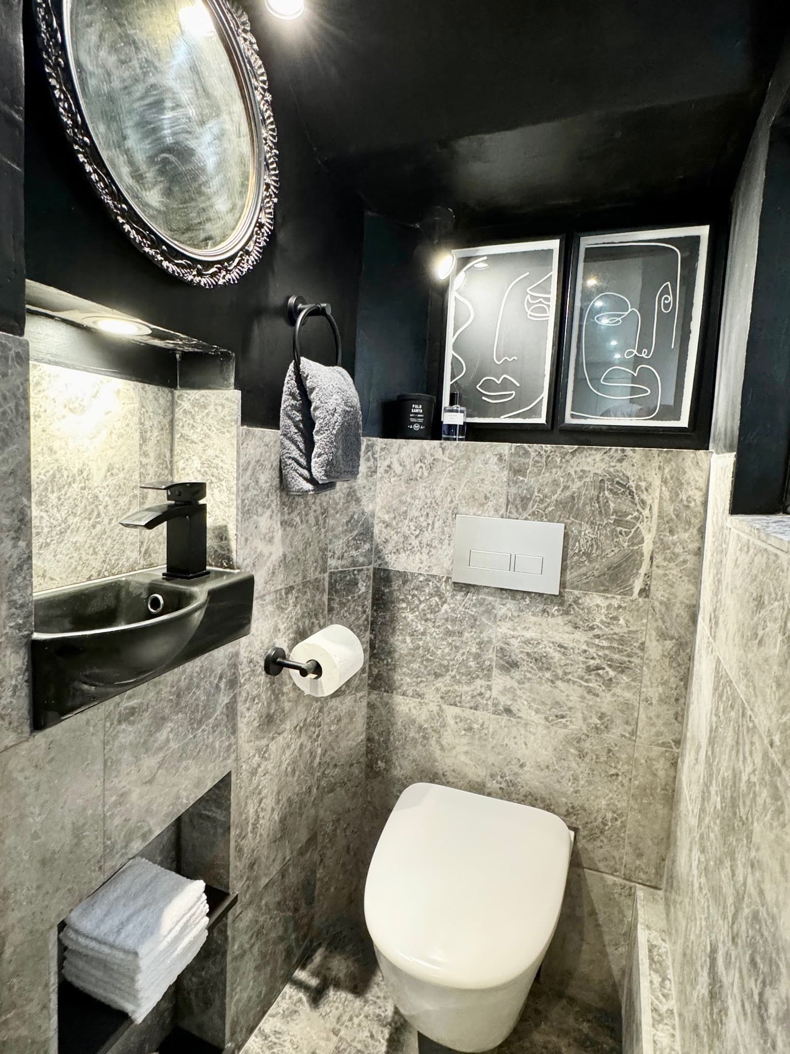 Separate guest WC